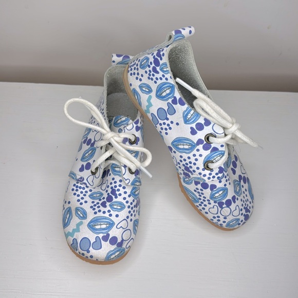 Lili Collection Girl Leather Shoes in White Light Blue Design S 9/8 - Picture 1 of 7